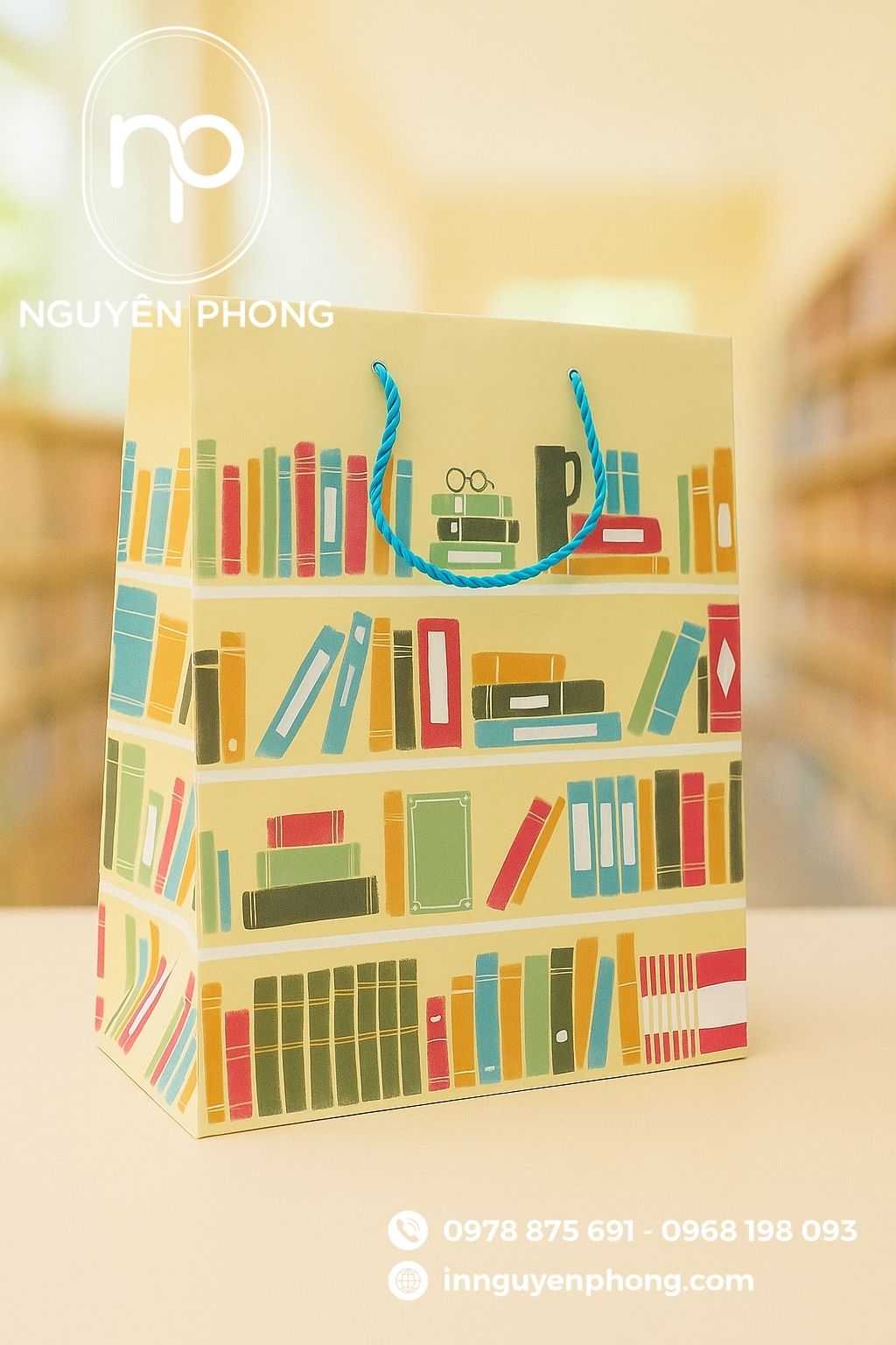 Mẫu túi giấy đựng sách nổi bật 